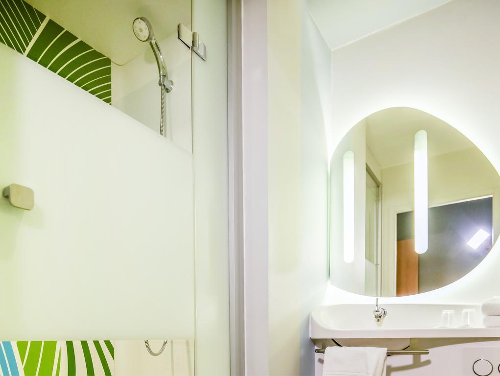 Ibis Budget Porte De Camargue Saint-Martin-de-Crau Exterior photo