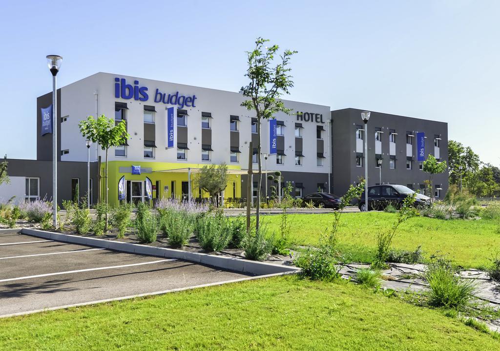 Ibis Budget Porte De Camargue Saint-Martin-de-Crau Exterior photo