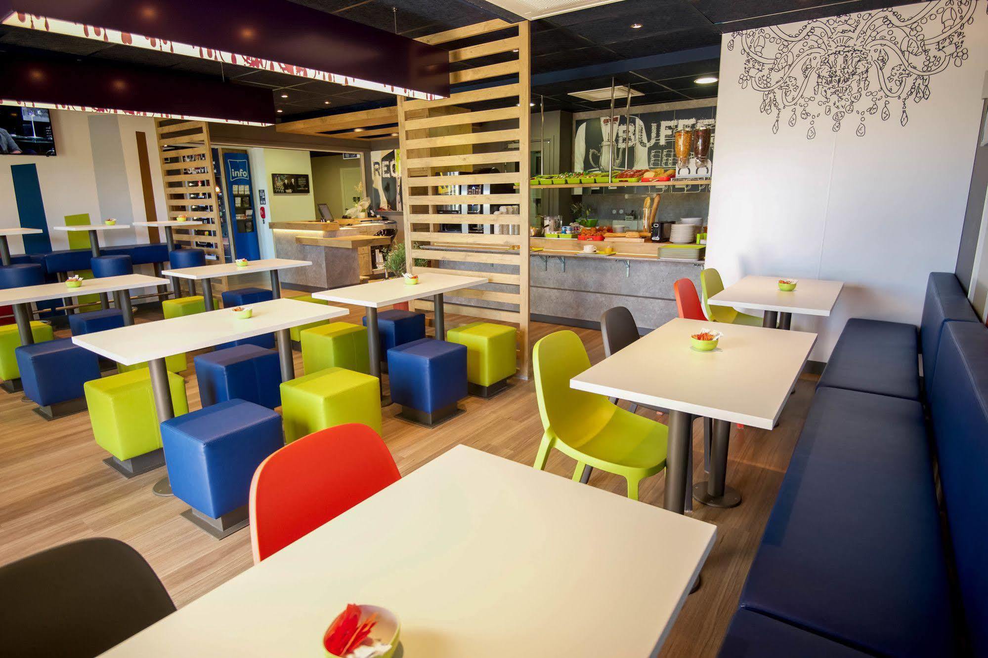 Ibis Budget Porte De Camargue Saint-Martin-de-Crau Exterior photo